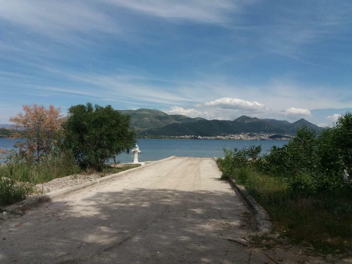 Camping Drepanos Igoumenitsa Exteriör bild